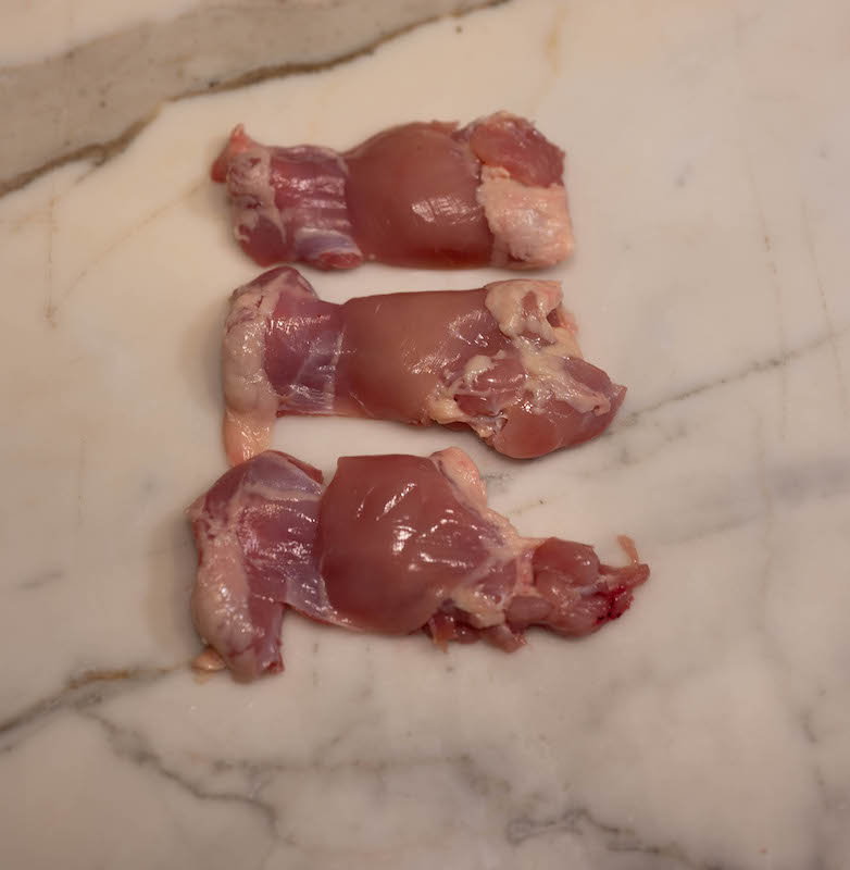 Ontbeende kippendijen