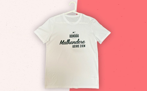 T-shirt wit ‘Malkandere geire zien’